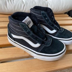 Kid’s Vans High Top Sneakers sz. 10.5